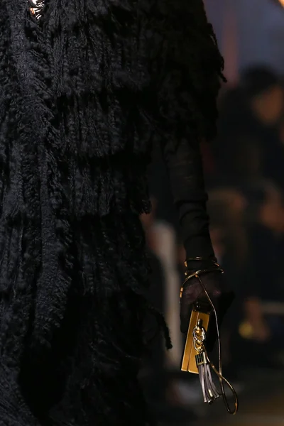 Look 2